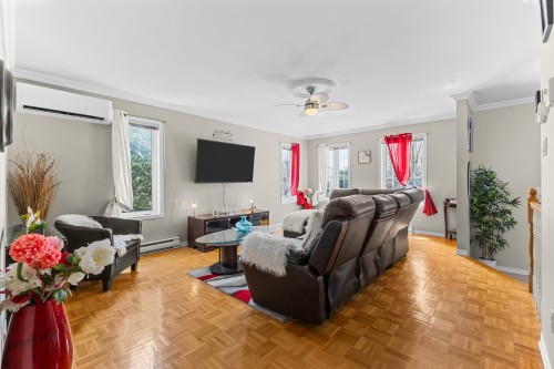 Living Room - 692 Rue Forand, Repentigny (Le Gardeur), QC - Indoor Photo Showing Living Room