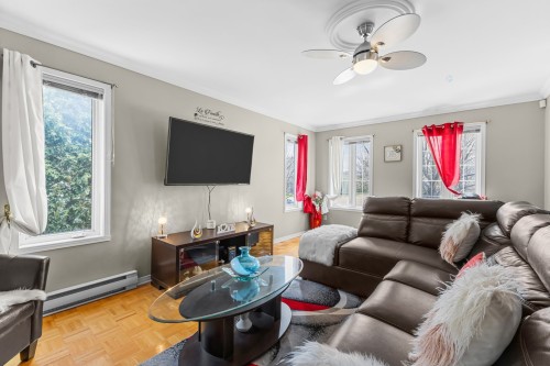 Living Room - 692 Rue Forand, Repentigny (Le Gardeur), QC - Indoor Photo Showing Living Room