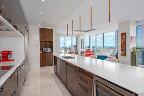 Cuisine - Ph-3907-1188 Av. Union, Montréal (Ville-Marie), QC - Indoor Photo Showing Kitchen With Upgraded Kitchen