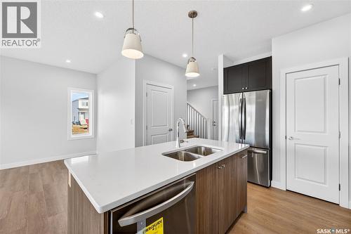 2 830 Brighton Boulevard, Saskatoon, SK - Indoor Photo Showing Kitchen With Double Sink With Upgraded Kitchen