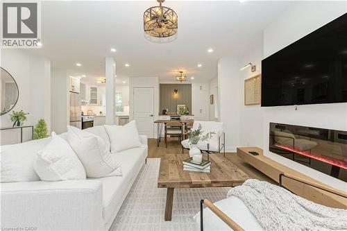 487 East 37Th Street, Hamilton, ON - Indoor Photo Showing Living Room With Fireplace
