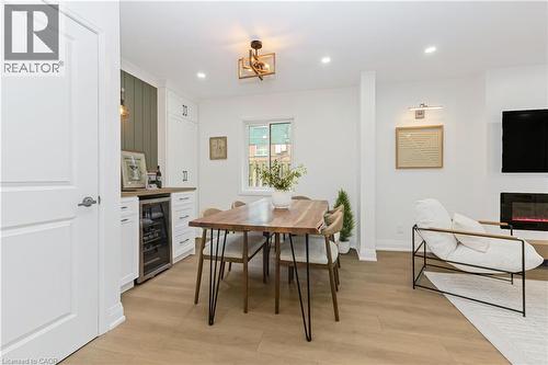 487 East 37Th Street, Hamilton, ON - Indoor Photo Showing Dining Room