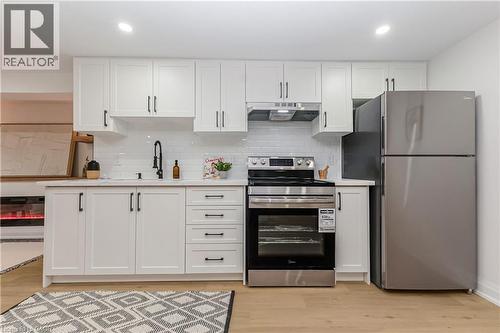 487 East 37Th Street, Hamilton, ON - Indoor Photo Showing Kitchen