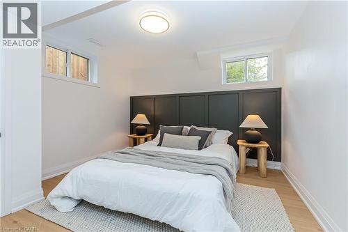487 East 37Th Street, Hamilton, ON - Indoor Photo Showing Bedroom