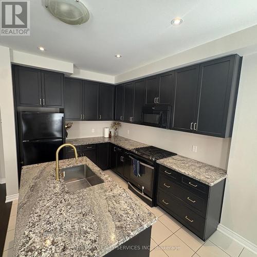7 Sonoma Valley Crescent, Hamilton, ON - Indoor Photo Showing Kitchen With Double Sink