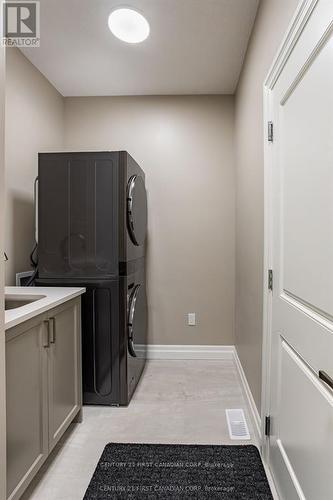 Lot 105 Darwin Crescent, London South (South V), ON - Indoor Photo Showing Laundry Room