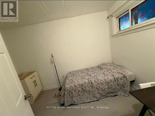 173 Adelaide Street N, London East (East K), ON - Indoor Photo Showing Bedroom