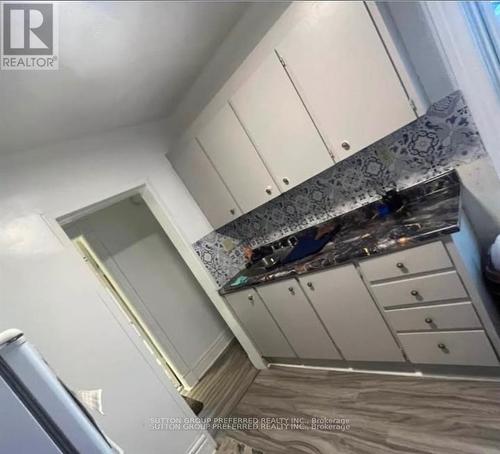 173 Adelaide Street N, London East (East K), ON - Indoor Photo Showing Laundry Room