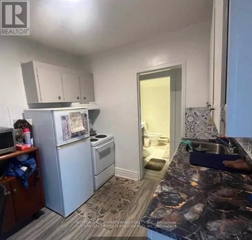 173 Adelaide Street N, London East (East K), ON - Indoor Photo Showing Kitchen With Double Sink