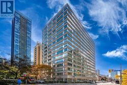401 - 71 CHARLES STREET E  Toronto, ON M4Y 2T3