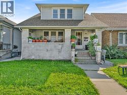 1077 Moy AVENUE  Windsor, ON N9A 2P2