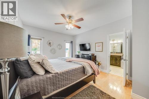 7840 Stella Crescent, Windsor, ON - Indoor Photo Showing Bedroom