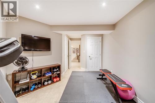 7840 Stella Crescent, Windsor, ON - Indoor Photo Showing Other Room