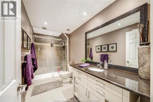 7840 Stella Crescent, Windsor, ON - Indoor Photo Showing Bathroom