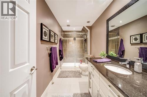7840 Stella Crescent, Windsor, ON - Indoor Photo Showing Bathroom