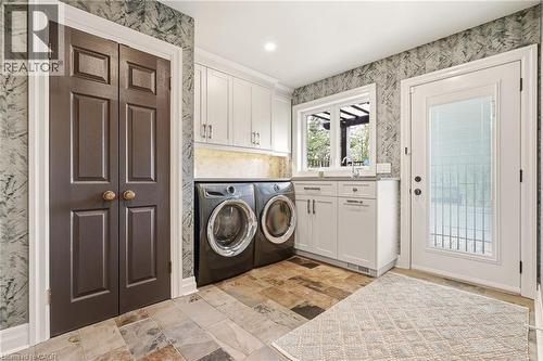 707 Eagle Drive, Burlington, ON - Indoor Photo Showing Laundry Room
