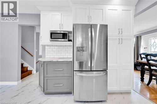 24 Oxford Street, Brantford, ON - Indoor Photo Showing Kitchen