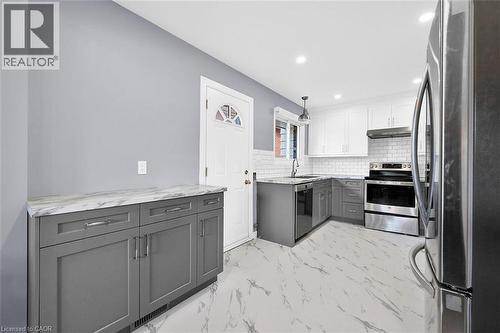 24 Oxford Street, Brantford, ON - Indoor Photo Showing Kitchen With Upgraded Kitchen