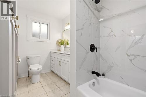3452 Caplan Crescent, Burlington, ON - Indoor Photo Showing Bathroom