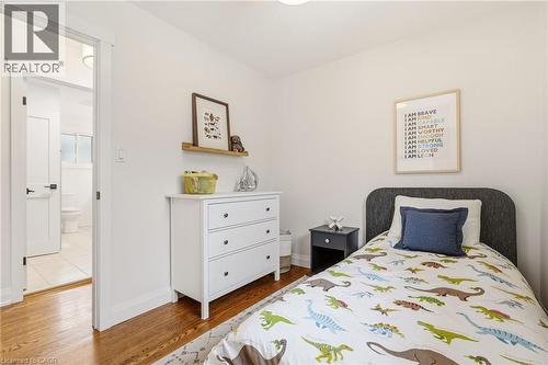 3452 Caplan Crescent, Burlington, ON - Indoor Photo Showing Bedroom