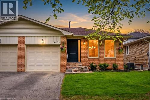 3452 CAPLAN Crescent  Burlington, ON L7N 2P8