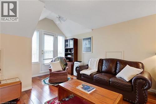 53 Grosvenor Lane, Cambridge, ON - Indoor Photo Showing Living Room