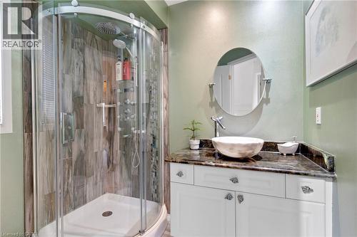 53 Grosvenor Lane, Cambridge, ON - Indoor Photo Showing Bathroom