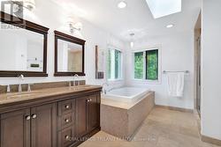 Primary 5 piece ensuite - 