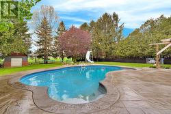 Pool w/slide - 