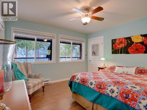10826 Mariners Way, Powell River, BC - Indoor Photo Showing Bedroom