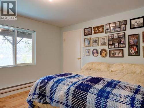 10826 Mariners Way, Powell River, BC - Indoor Photo Showing Bedroom
