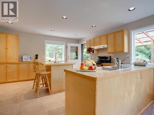 10826 Mariners Way, Powell River, BC - Indoor Photo Showing Kitchen With Double Sink