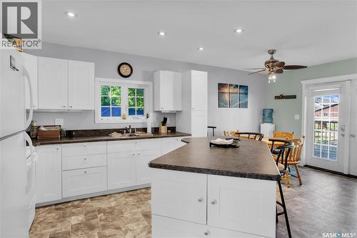 607 Brighton Street, Saskatchewan Beach, SK - Indoor Photo Showing Kitchen With Double Sink