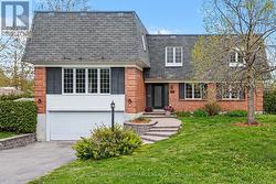 26 DELONG DRIVE  Ottawa, ON K1J 8H4
