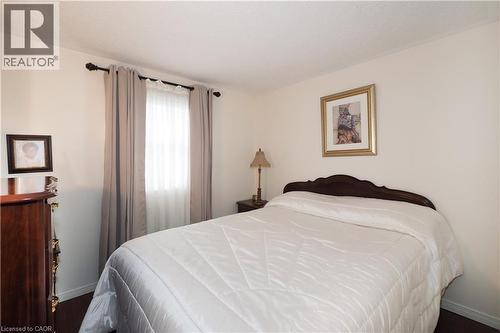 89 Lynnhaven Court, Kitchener, ON - Indoor Photo Showing Bedroom