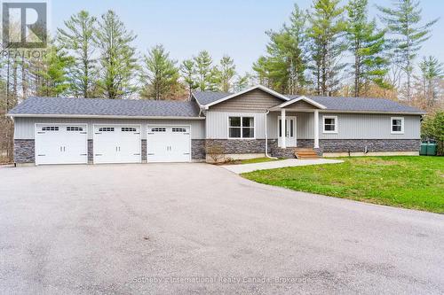 1021 Tower Crescent, Gravenhurst (Morrison), ON - Indoor Photo Showing Kitchen With Stainless Steel Kitchen With Upgraded Kitchen