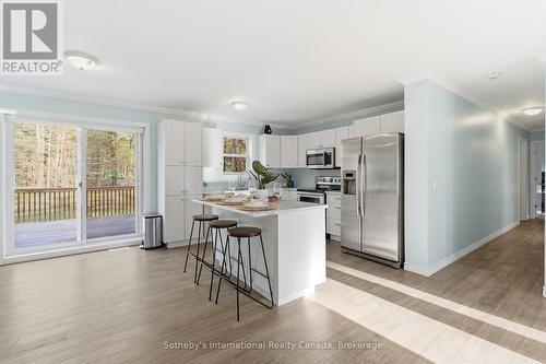 1021 Tower Crescent, Gravenhurst (Morrison), ON - Indoor Photo Showing Kitchen With Stainless Steel Kitchen