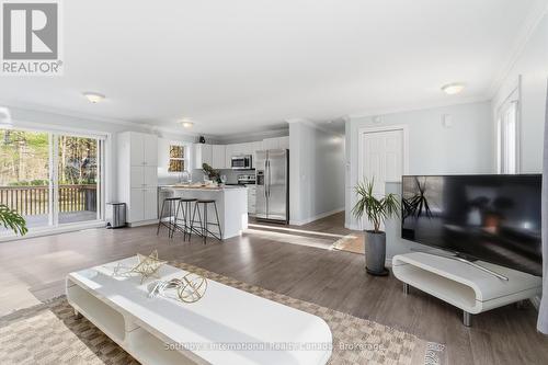 1021 Tower Crescent, Gravenhurst (Morrison), ON - Indoor Photo Showing Living Room