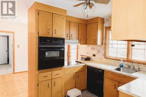 32 Brochen Street, Gander, NL - Indoor Photo Showing Kitchen