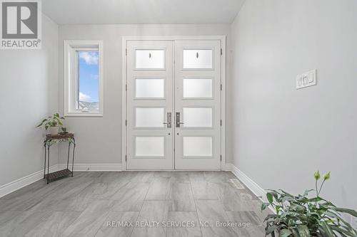 1891 Fountain Grass Drive, London South, ON - Indoor Photo Showing Other Room