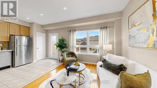55 Madison Heights Boulevard, Markham, ON - Indoor