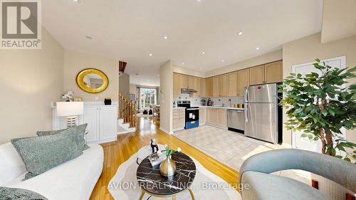 55 Madison Heights Boulevard, Markham, ON - Indoor