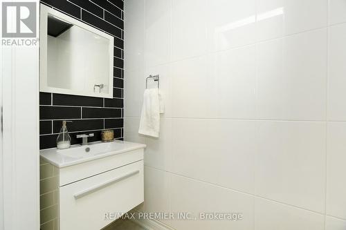 79 Hansard Drive, Vaughan, ON - Indoor Photo Showing Bathroom
