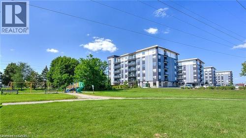 Expansive green space - 247 Northfield Drive E Unit# 207, Waterloo, ON - Outdoor