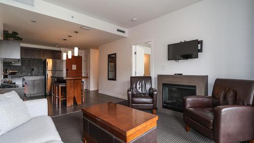 318-400 Stemwinder Drive, Kimberley, BC - Indoor Photo Showing Living Room With Fireplace