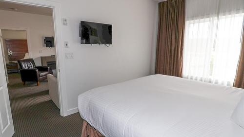 318-400 Stemwinder Drive, Kimberley, BC - Indoor Photo Showing Bedroom
