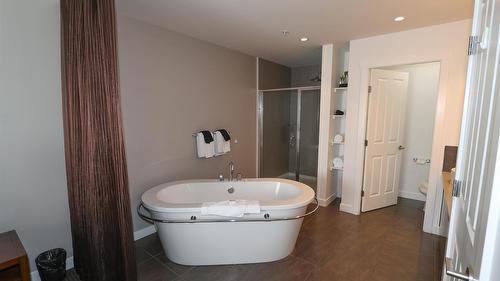318-400 Stemwinder Drive, Kimberley, BC - Indoor Photo Showing Bathroom