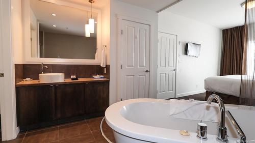318-400 Stemwinder Drive, Kimberley, BC - Indoor Photo Showing Bathroom