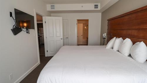 318-400 Stemwinder Drive, Kimberley, BC - Indoor Photo Showing Bedroom