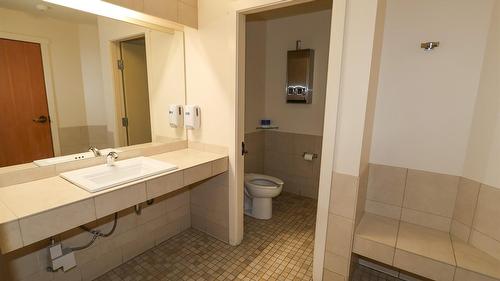 318-400 Stemwinder Drive, Kimberley, BC - Indoor Photo Showing Bathroom